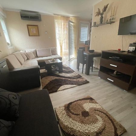 Studio Apartment For Rent In Budva Ngoại thất bức ảnh